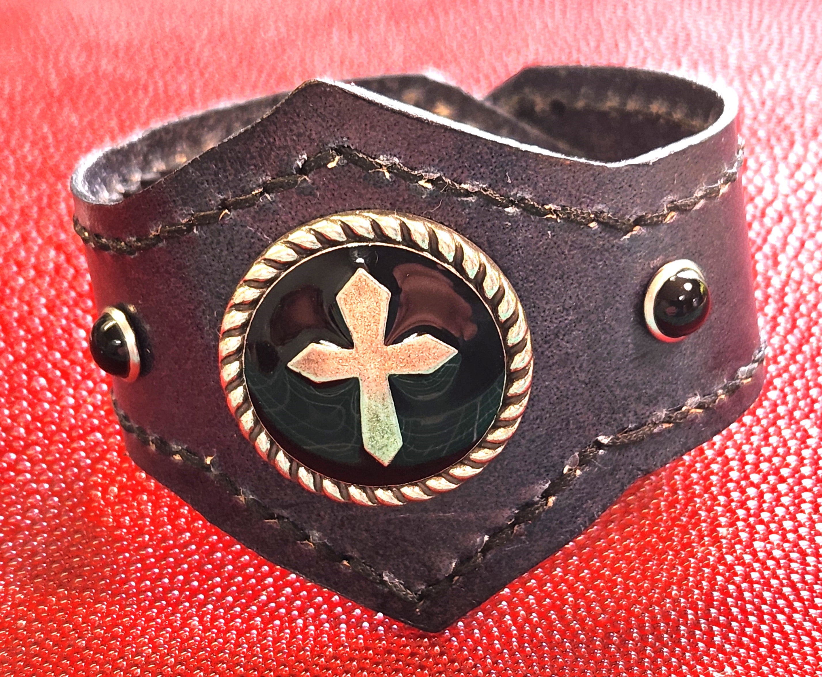 Bracelet slate with cross